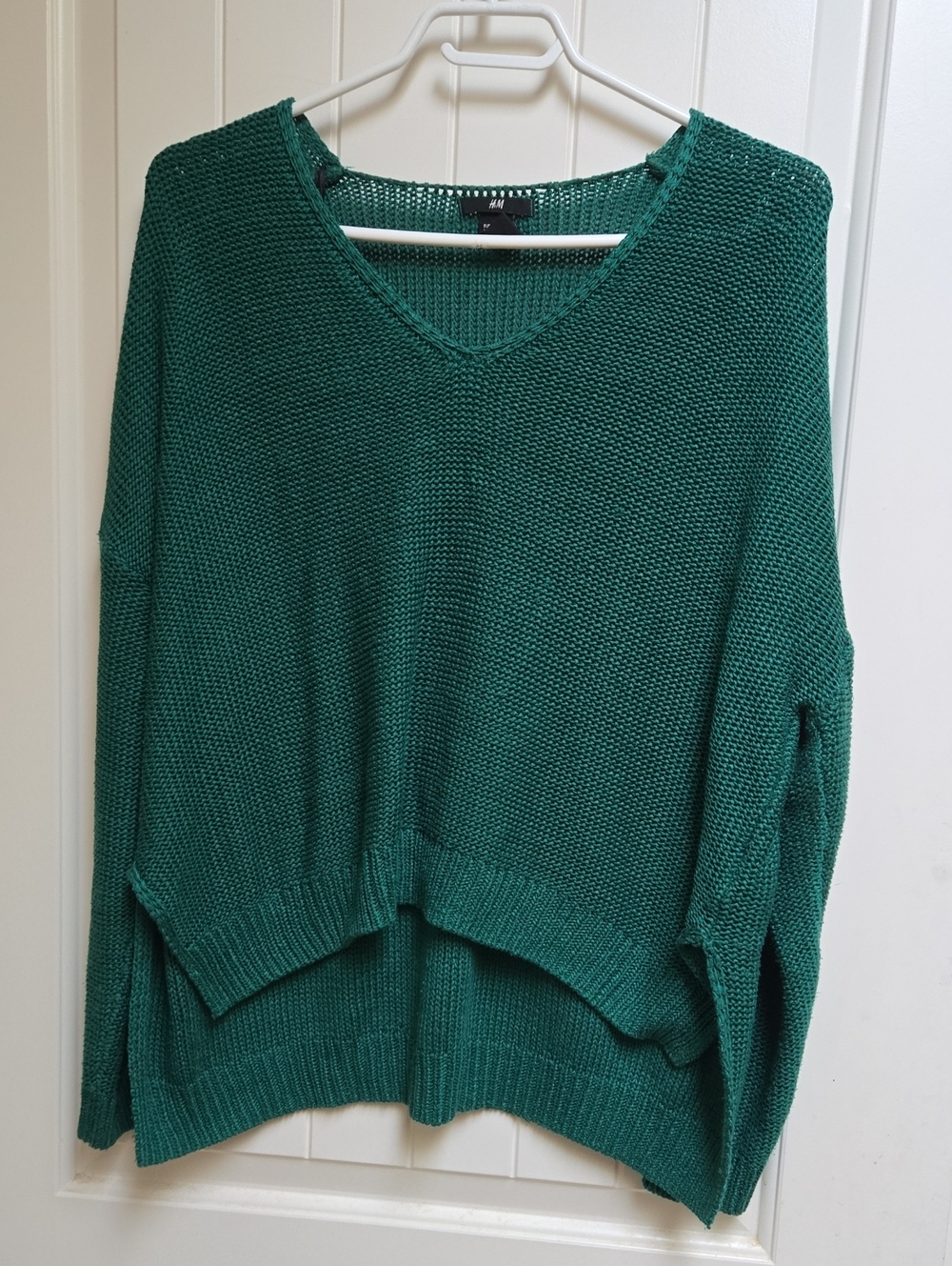 H&M Women's Medium Deep Forest Green V-Neck Knit Sweater